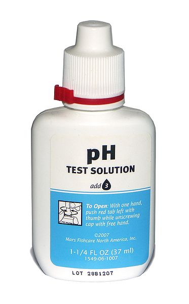 File:API pH test solution1.jpg